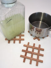 Load image into Gallery viewer, Trivets